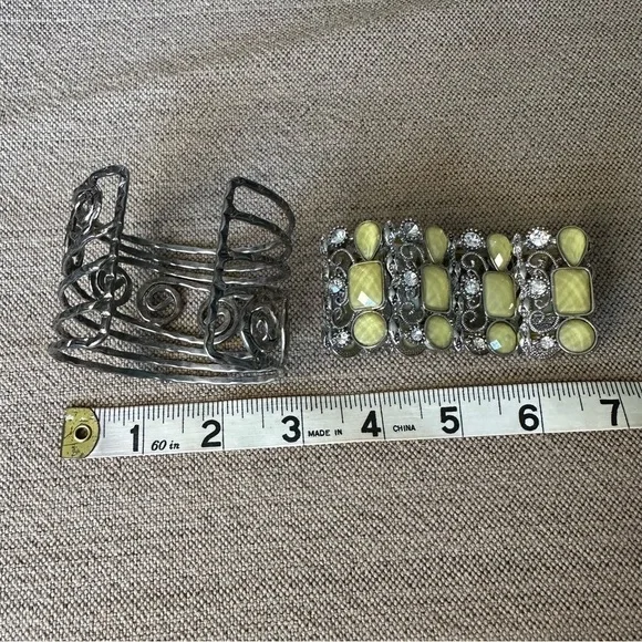 Premier Jewelry Set Of Two Silver Bracelets Bead Stretch And Hammered Metal Cuff - Picture 5 of 5